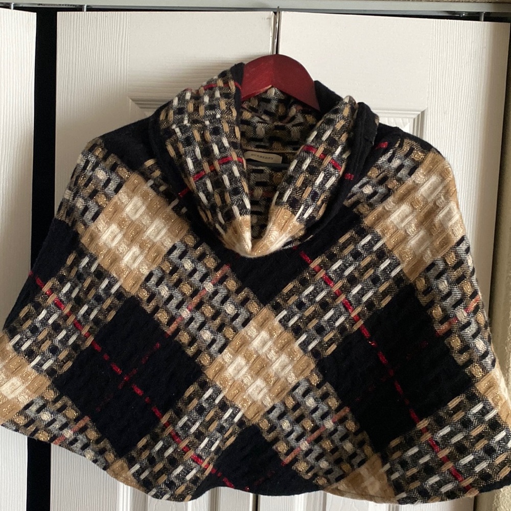 Turtleneck wool-cashmere Burberry cape.